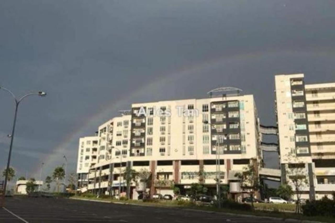 Aeon Tebrau Apartment Johor Bahru - By Room - Buitenkant foto